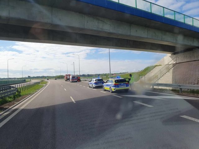 Zderzenie pojazdów na S19 w okolicach węzła Modliborzyce. Zablokowany pas włączenia w kierunku Rzeszowa (zdjęcia)