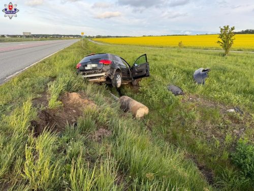 Nieustąpienie pierwszeństwa zakończone zderzeniem dwóch pojazdów osobowych (zdjęcia)