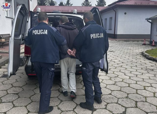 Obywatel Ukrainy przestraszył się wysokiego mandatu, chciał wręczyć 200 dolarów łapówki (zdjęcia)