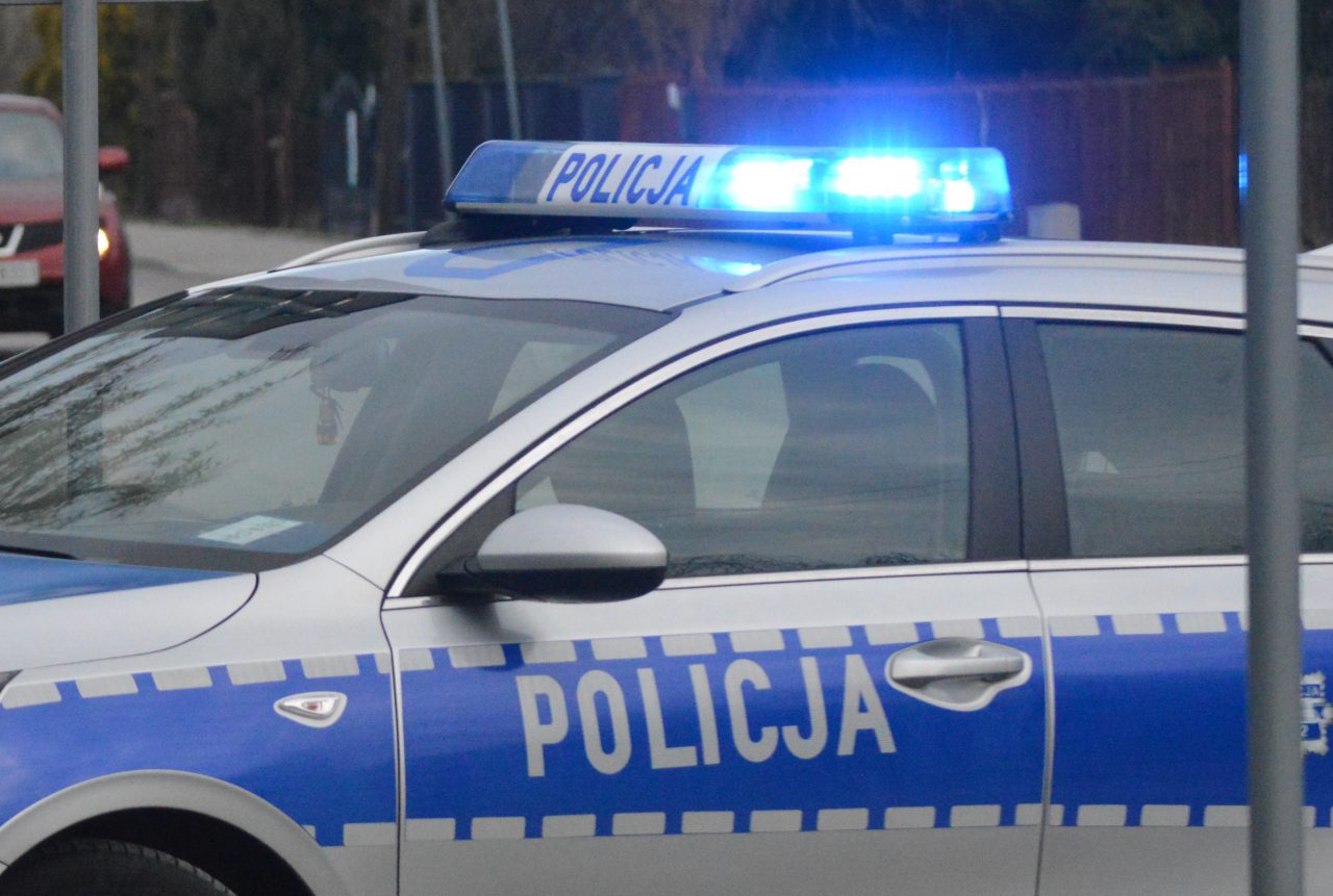 Policjanci z Kraśnika zatrzymali poszukiwanego przestępcę po pościgu. W akcji brał udział zastępca komendanta