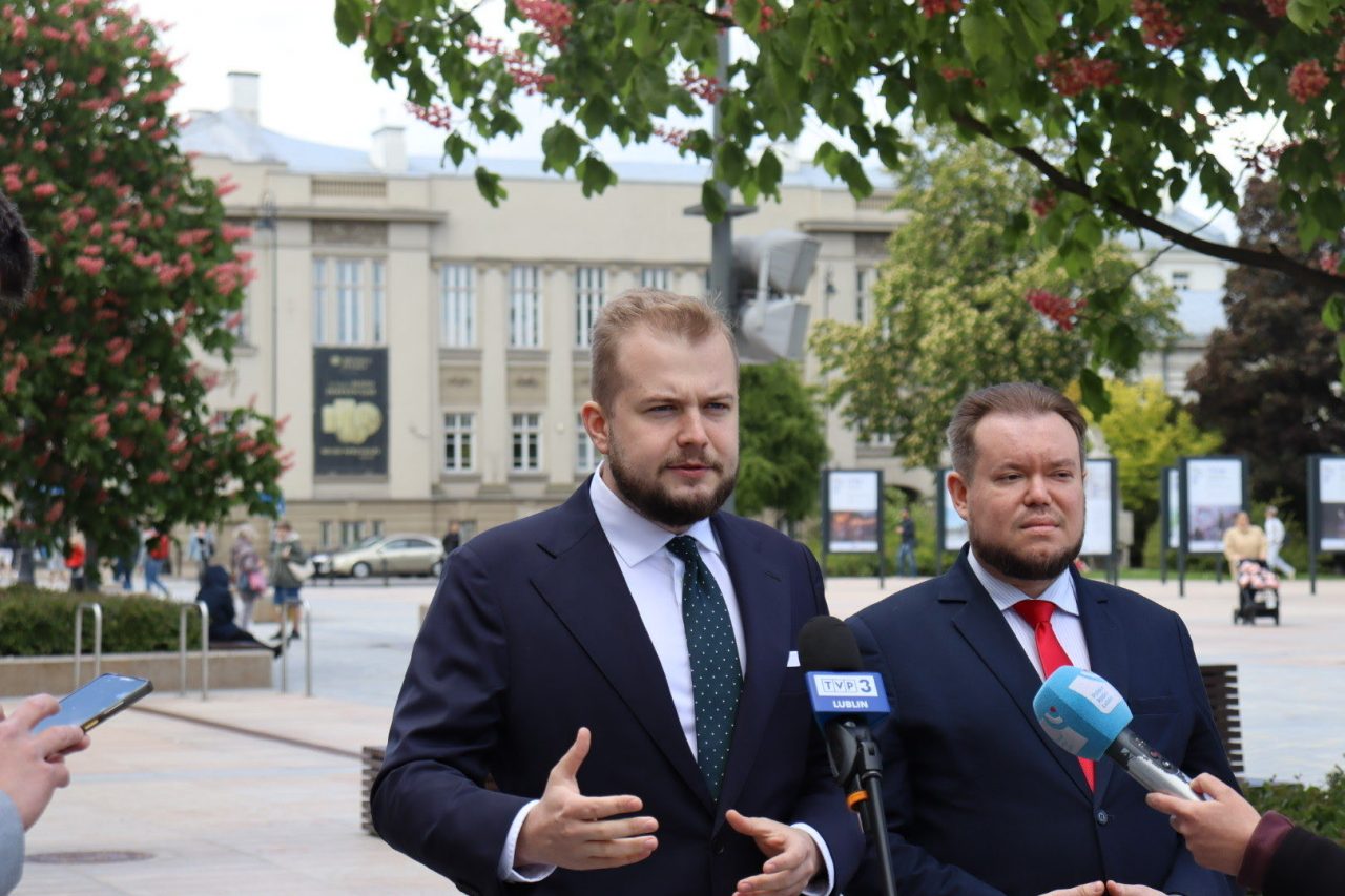Poseł PiS wraz z radnym mówią o drastycznym wzroście przestępczości ze strony cudzoziemców. Wojewoda określa to mianem bezczelności