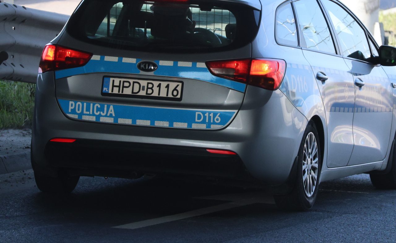 Wypadek na drodze krajowej nr 63 w Wygodzie. Dwie osoby poszkodowane po zderzeniu dwóch aut