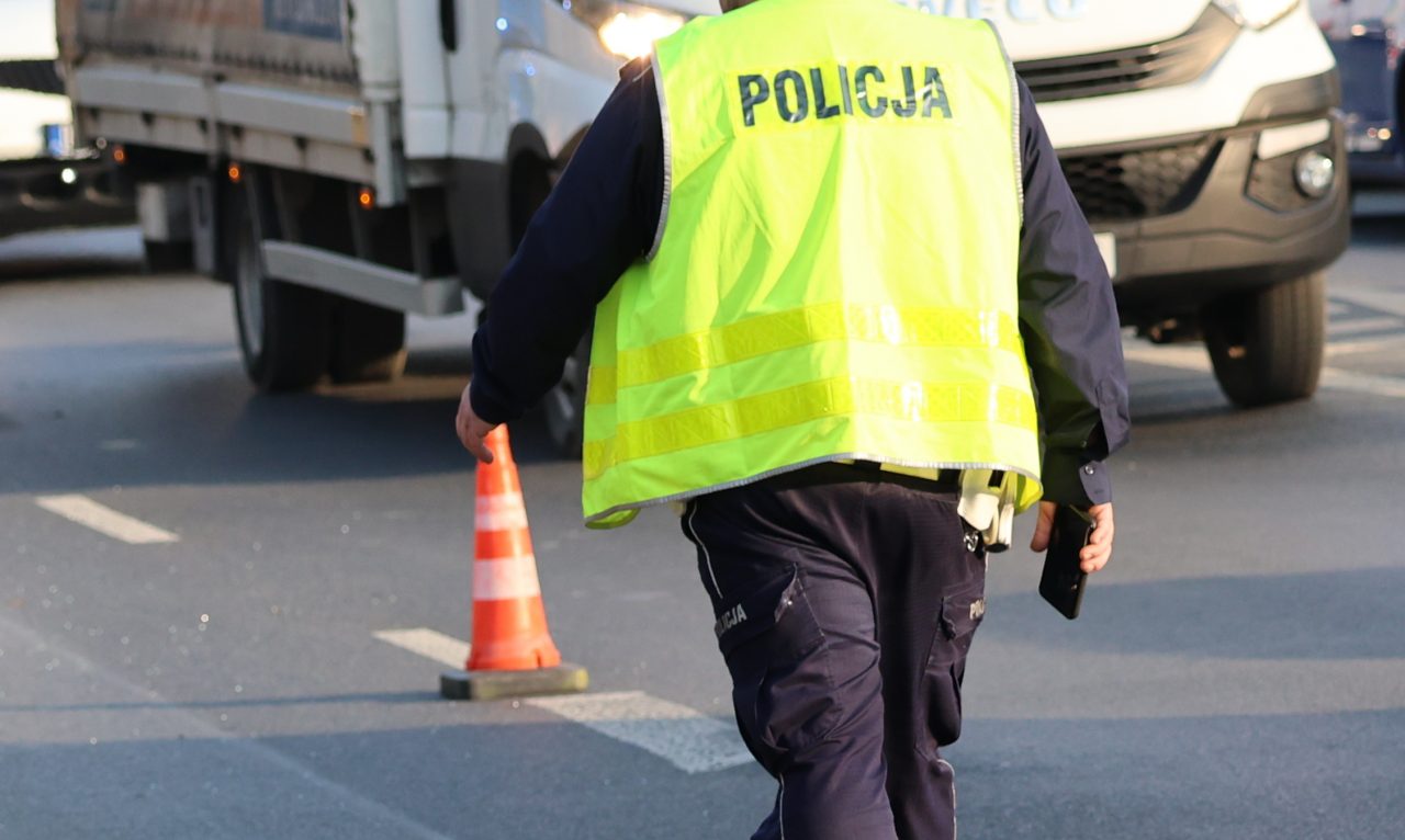 Zderzenie dwóch pojazdów osobowych w Radzyniu Podlaskim. Jedna osoba poszkodowana, utrudnienia na DK19