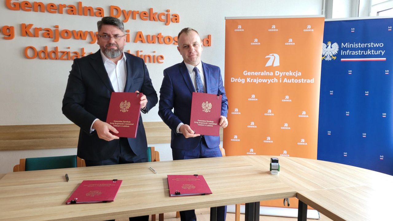 GDDKiA podpisała umowy z firmą Strabag na rozbudowę infrastruktury drogowej w regionie (zdjęcia)
