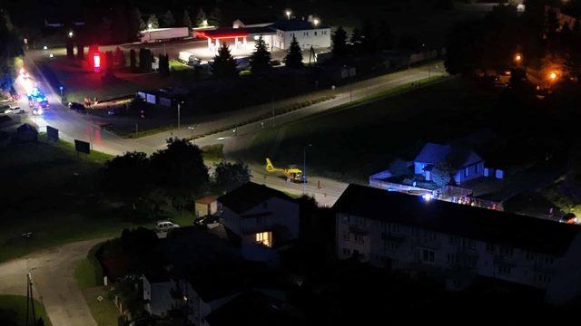 Wypadek motocyklisty, na jezdni lądował śmigłowiec LPR. Trwa akcja ratunkowa, droga jest zablokowana (zdjęcia)