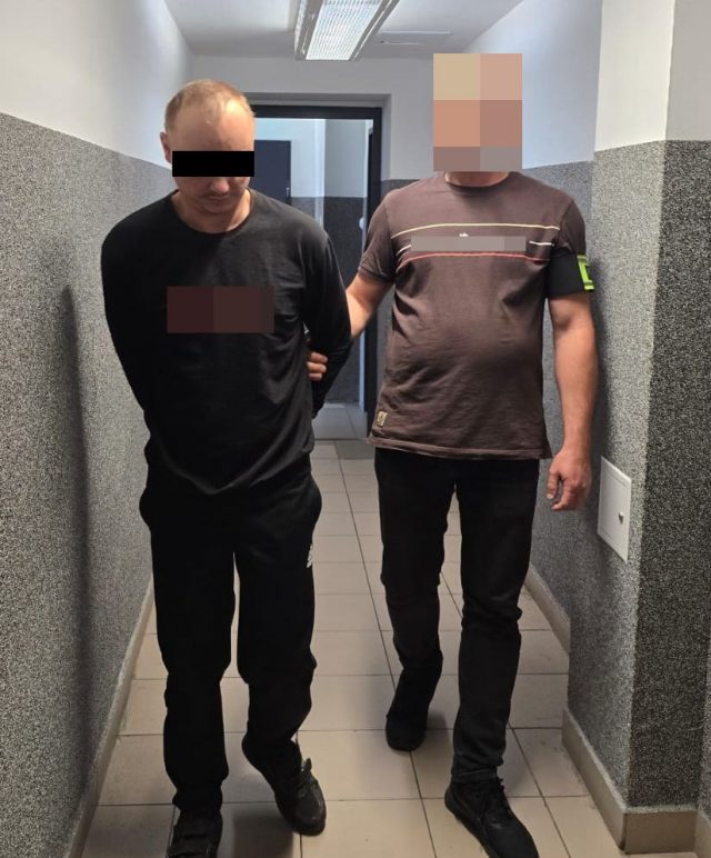 Zostawił ranną kobietę po wypadku. 27-latka zmarła, 35-latek aresztowany – grozi mu 20 lat więzienia (wideo, zdjęcia)