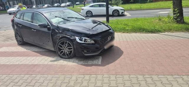 Zderzenie dwóch aut na Związkowej. Kolejne zdarzenie w tym samym miejscu (zdjęcia)