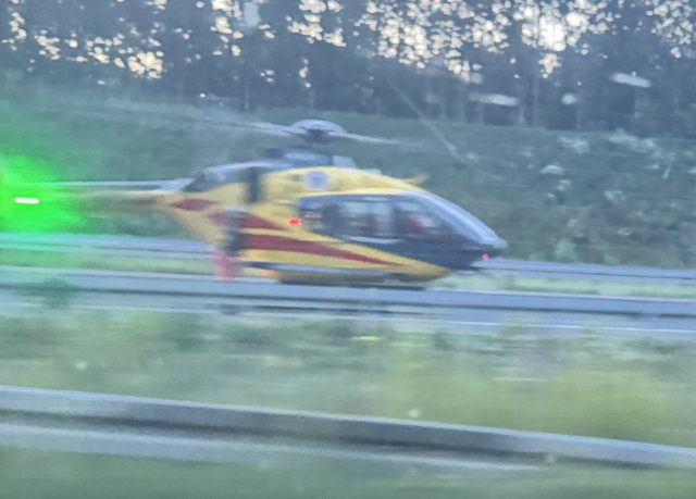 Po nocnym wypadku na drodze S17 zamknięty odcinek ekspresówki w stronę Lublina. W akcji ratunkowej dwa śmigłowce LPR (zdjęcia)