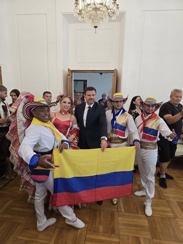 Artyści z różnych krajów zjechali do Zamościa na Festiwal. Zostali wzięci za nielegalnych migrantów i zwyzywani