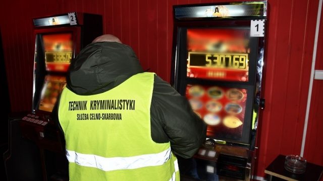 Wiadomo już, kto odpowiadał za lokale z automatami do gier. Grupa przestępcza została rozbita (zdjęcia)
