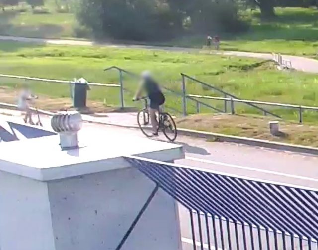 Policja poszukuje rowerzystki, która oddaliła się po zderzeniu z 6-latką na hulajnodze przy Zalewie Zemborzyckim AKTUALIZACJA