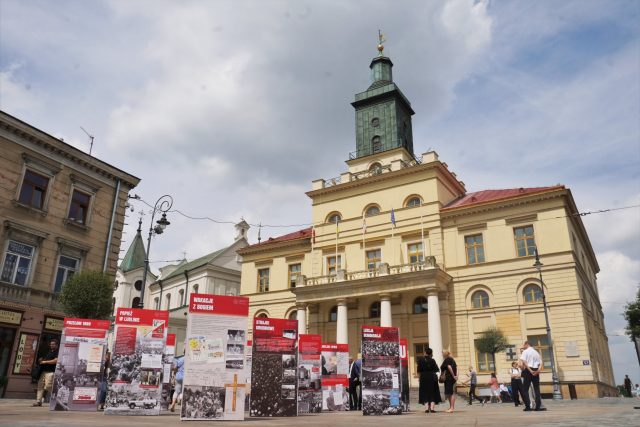 45-lecie „Solidarności” i Lubelskiego Lipca. Otwarto wystawę IPN na Placu Łokietka (zdjęcia)