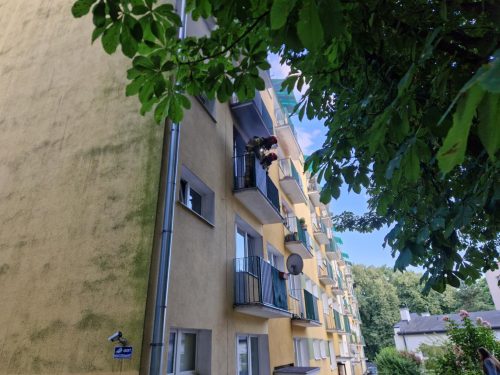 Pożar w bloku w Lublinie. Trwa akcja gaśnicza, są utrudnienia w ruchu (zdjęcia)
