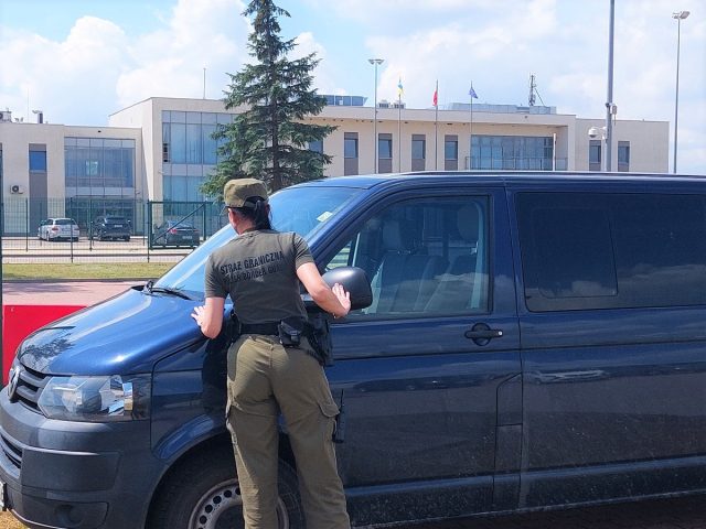 Volkswagen poszukiwany w Niemczech odzyskany na granicy w Zosinie (zdjęcia)
