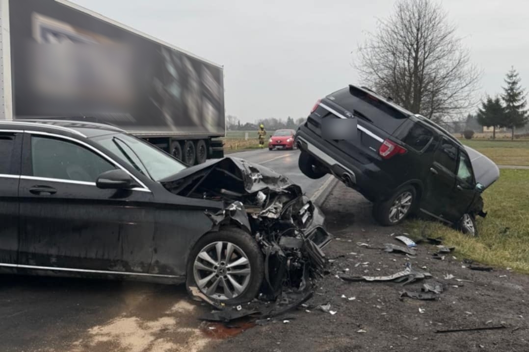 Zderzenie aut na DK82 w Łuszczowie Drugim. Duże utrudnienia w ruchu