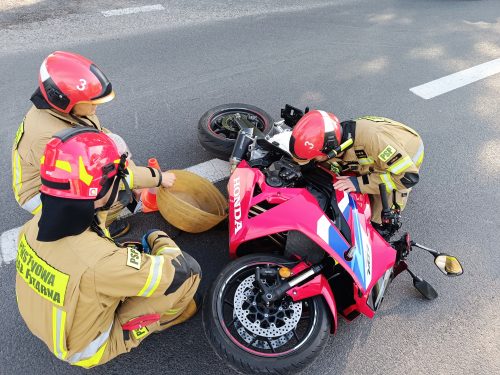 Wypadek motocyklisty w Lublinie. Zaskoczyły go stojące auta