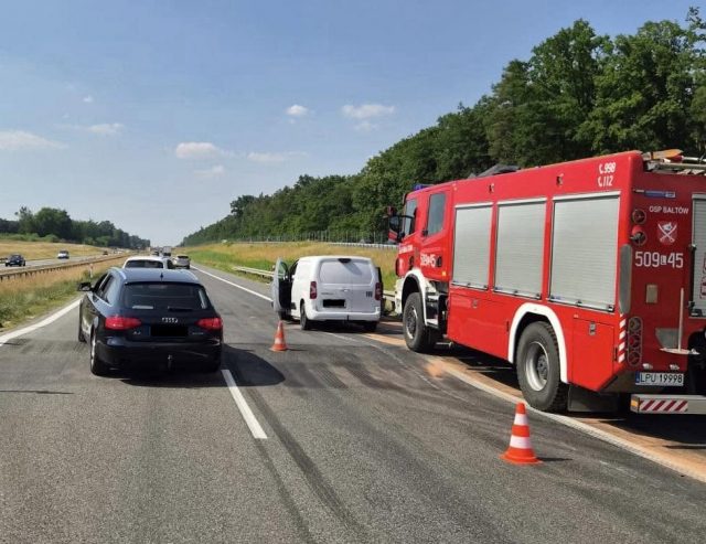 Wypadek na S17 w miejscowości Żerdź. Jezdnia w kierunku Warszawy zablokowana