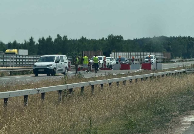 Drogowcy przystępują do naprawy uszkodzonej nawierzchni na S17. Będzie zmiana organizacji ruchu