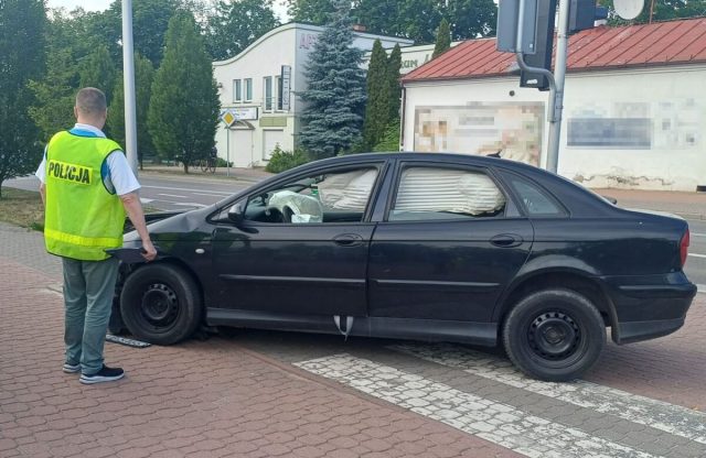 Nietrzeźwy kierowca doprowadził do zderzenia w Puławach. Miał 2,5 promila alkoholu