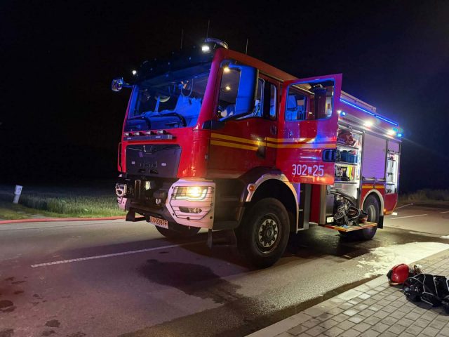 Pożar domu w budowie w Krężnicy Jarej. Płonął dach budynku