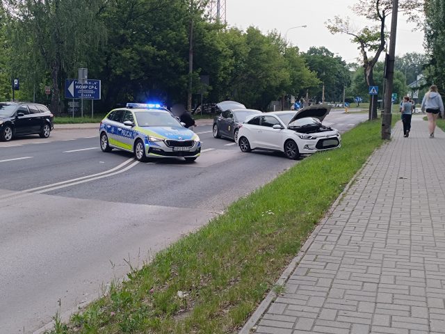 Wypadek na ul. Nałęczowskiej w Lublinie. Tesla zderzyła się z Hyundaiem