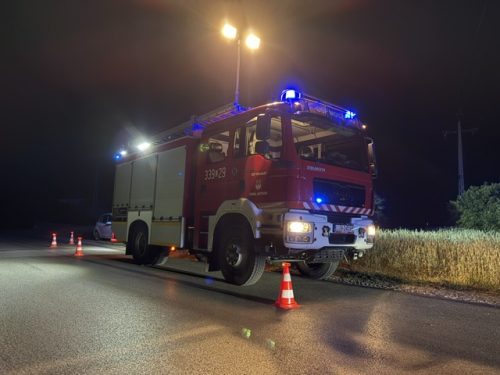 Po dachowaniu kierowca dziwnie się zachowywał. Alkomat pokazał dlaczego
