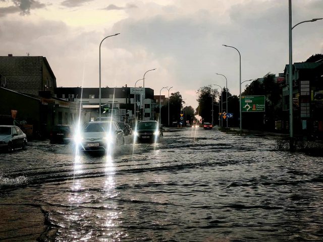Gwałtowne burze nad powiatem bialskim. Strażacy interweniowali blisko 50 razy