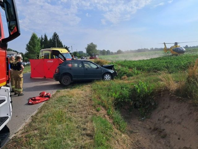 Nie żyje 68-latka. Tragiczny poranek na drodze powiatowej w gminie Zakrzówek