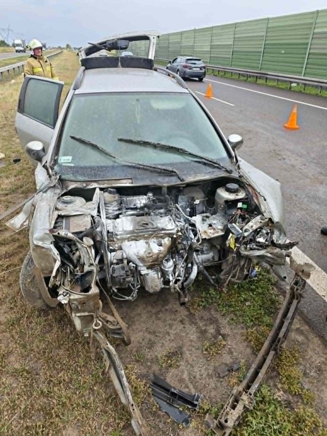 Samochód uderzył w bariery na S12\S17. Utrudnienia w kierunku Lublina
