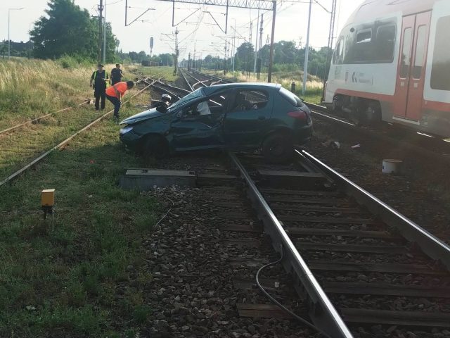 Pijany kierowca sparaliżował ruch kolejowy. 53 pociągi opóźnione o blisko 20 godzin