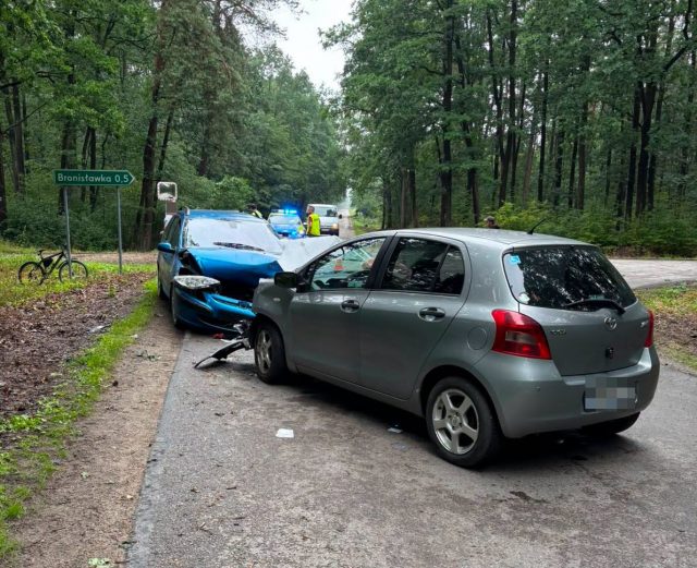 Czołowe zderzenie w Bronisławce. Droga Choszczów – Kotliny całkowicie zablokowana