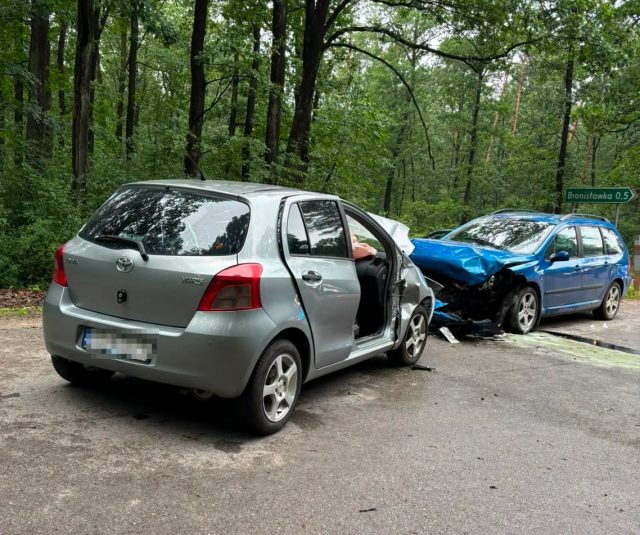 Czołowe zderzenie w Bronisławce. Droga Choszczów – Kotliny całkowicie zablokowana