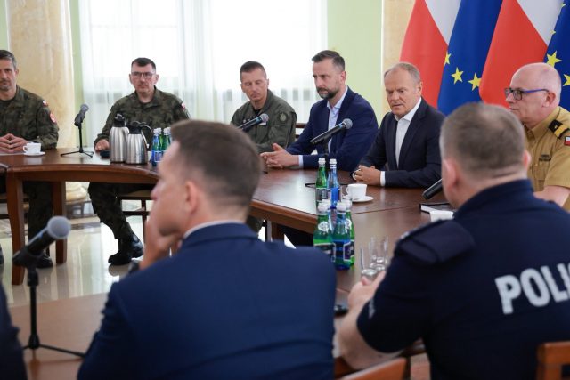 Pocisk spadł w Tarnawie-Kolonii. Tusk: wszystko wskazuje na rosyjski Ch-101