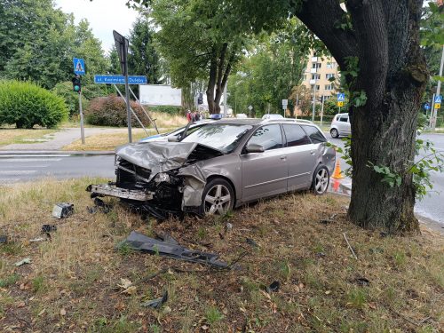 Wypadek na ul. Krańcowej w Lublinie. Są ranni i zablokowana droga