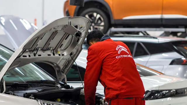 Jak bezpiecznie kupić używane auto elektryczne w 2026