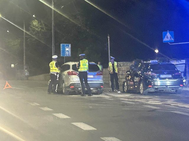 Nocne zderzenie dwóch aut w Lublinie. Pasażerka jednego z nich trafiła do szpitala