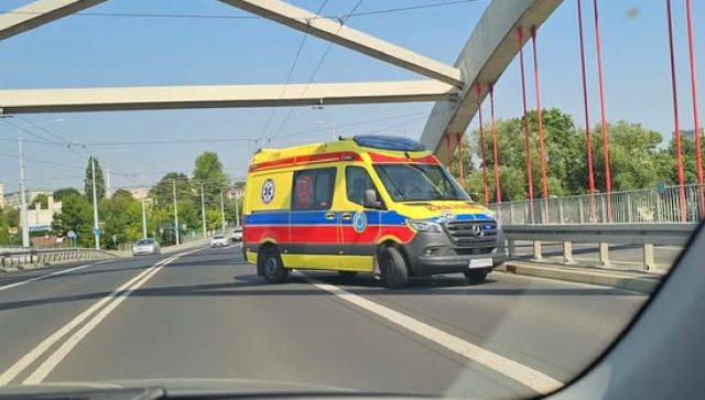 Chwile grozy na moście w Lublinie. Policjanci w ostatniej chwili chwycili 42-latka