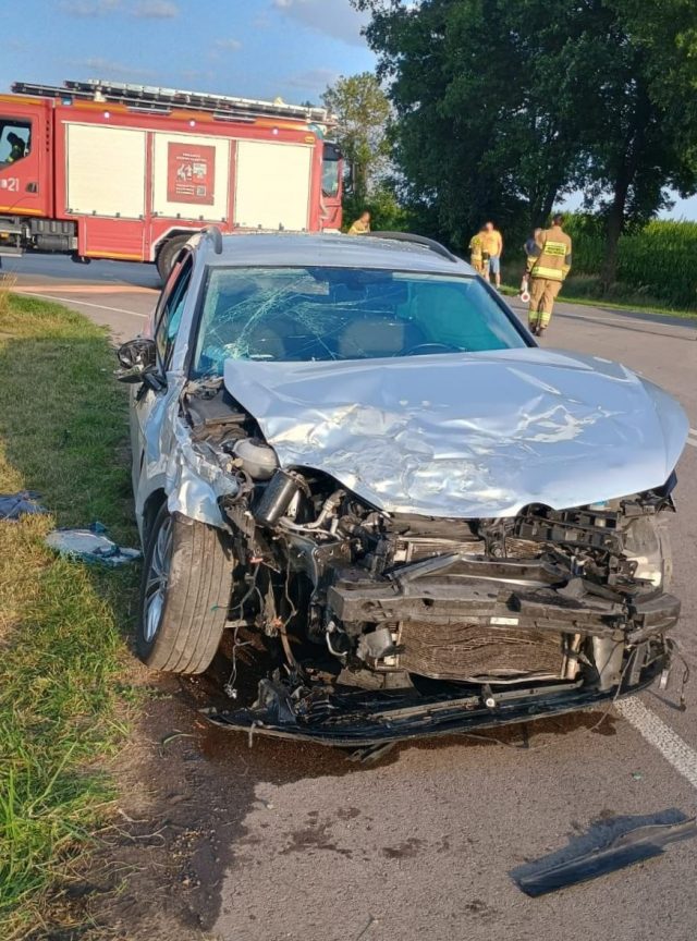 Poważny wypadek w Hubinku. Kierowca Volkswagena wymusił pierwszeństwo, cztery osoby w szpitalu