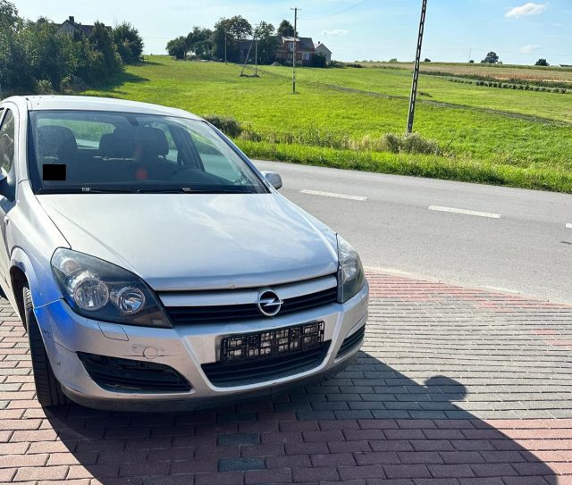 Wybrał się do sklepu po alkohol, po drodze trafił na policjantkę. 63-latek miał blisko 2 promile