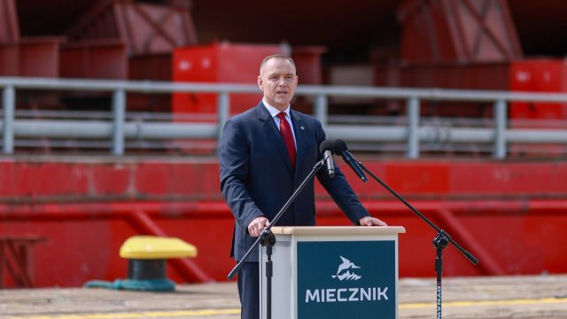 ORP Wicher ochrzczony i zwodowany w Gdyni. Pierwsza fregata programu „Miecznik” rozpoczyna nowy etap