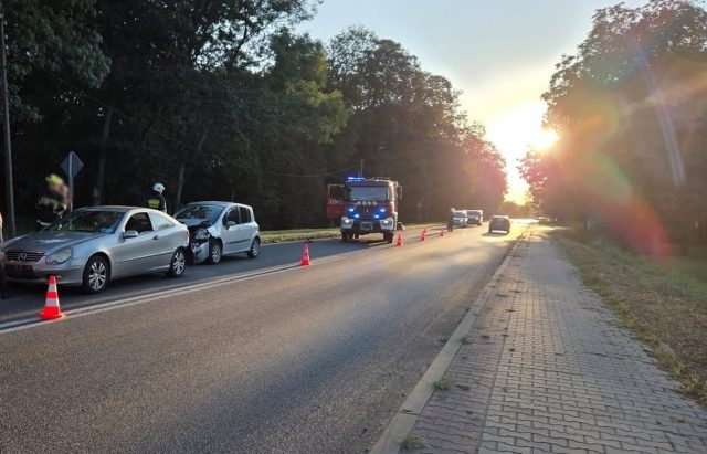 Cztery akcje OSP Garbów w ciągu jednego dnia. Mężczyzna przygnieciony przez kosiarkę i zderzenie trzech aut