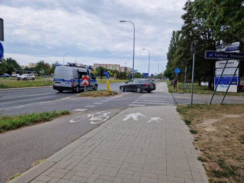 Wyjeżdżał z osiedla, nie zauważył rowerzystki. Potrącona cyklistka trafiła do szpitala