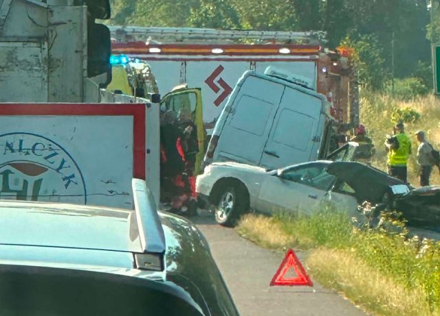 Zderzenie trzech pojazdów na DK17 w Ignasinie. Utrudnienia na trasie Piaski–Krasnystaw