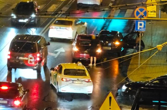 Zderzenie dwóch aut w Lublinie. Na miejscu pracują służby ratunkowe