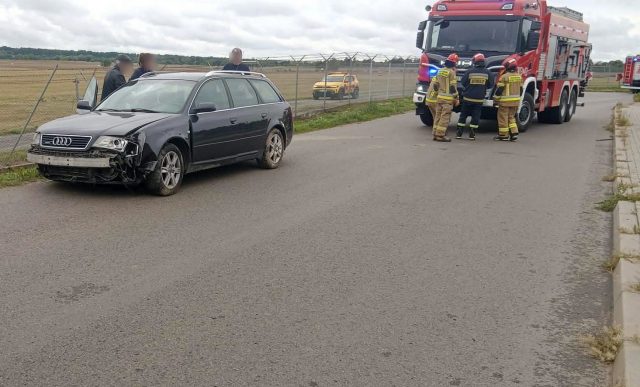 Staranował ogrodzenie lubelskiego lotniska. 79-latkiem zajęli się policjanci