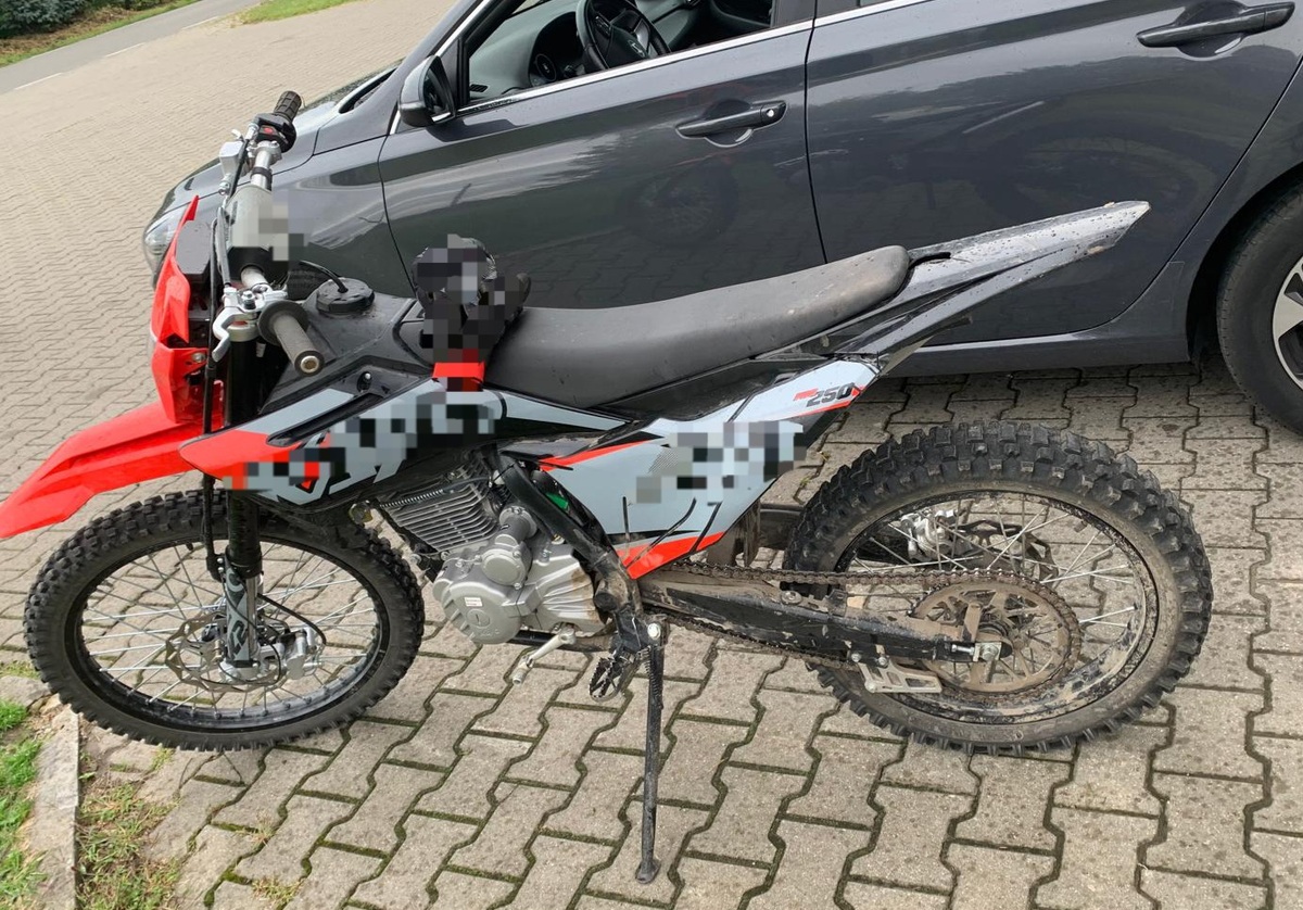 15-year-old stopped on dirt bike in Niezabitowie: no license or registration