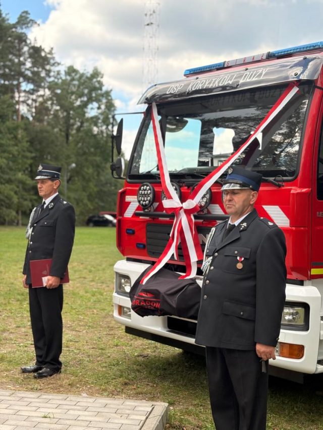 Strażacy stracili jedyny wóz podczas walki z pożarem Puszczy Solskiej. Właśnie dostali nowy pojazd