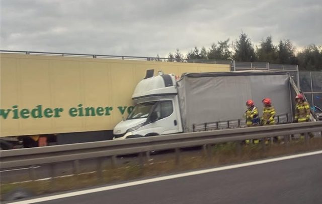 Kolejny wypadek na trasie S12/17. Dojeżdżają służby ratunkowe, korek sięga już prawie Lublina