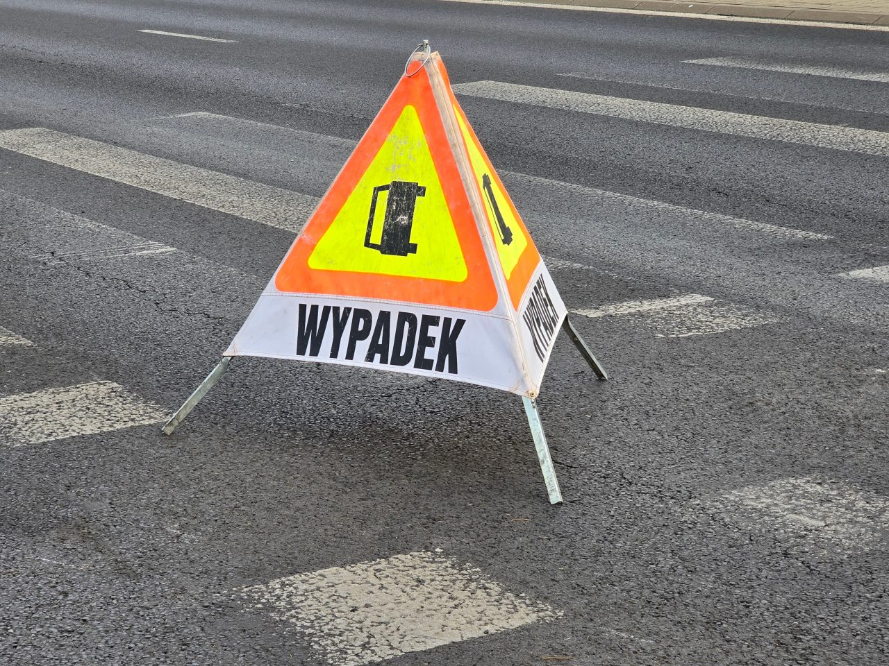Zderzenie dwóch aut na DK 48 w Sierskowoli, jedna osoba poszkodowana