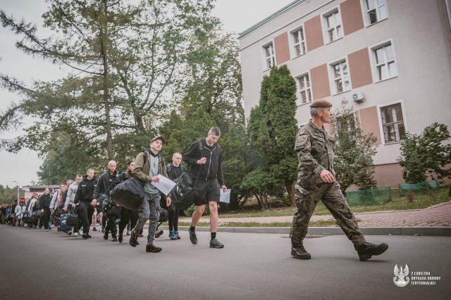 200 ochotników rozpoczęło szkolenie w lubelskiej brygadzie WOT. Większość czeka 16 intensywnych dni